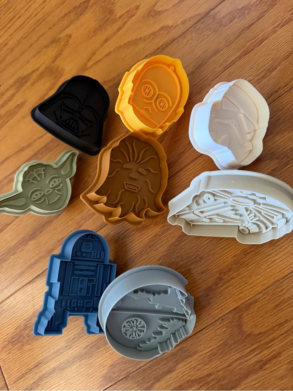 Star Wars Character Cookie Cutters - Set of 8 baking millennial falcon yoda bb8 - Picture 6 of 8